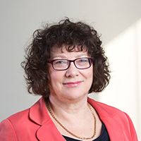 Ros Kerslake 200 x 200 